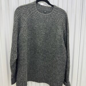 Uniqlo Charcoal Crewneck Sweater